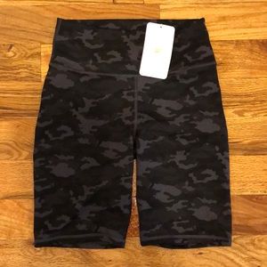 Fabletics high waisted camo shorts - never worn